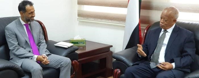 Foreign Ministrys Undersecretary Receives UK Ambassador