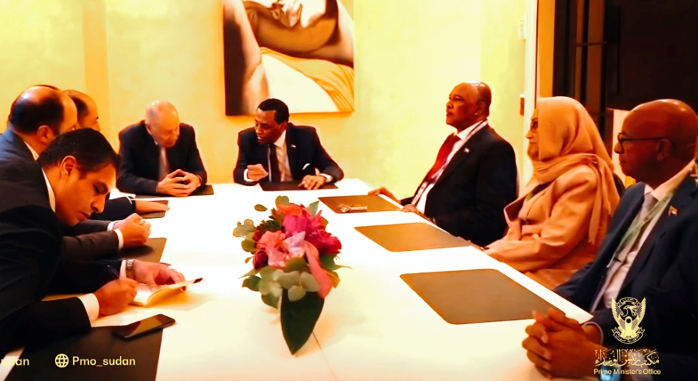 Prime Minister Meets Arab League Secretary General in Munich